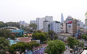 Khách sạn Rạng Đông
