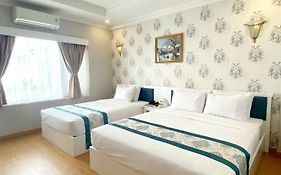 Khách sạn Rạng Đông